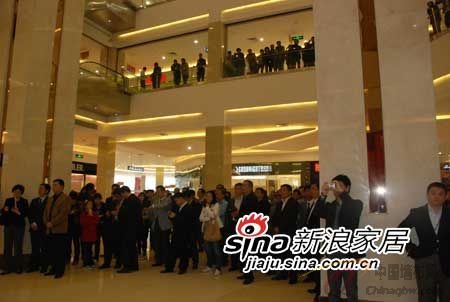好美家曹安建材家居中心開業現場觀眾